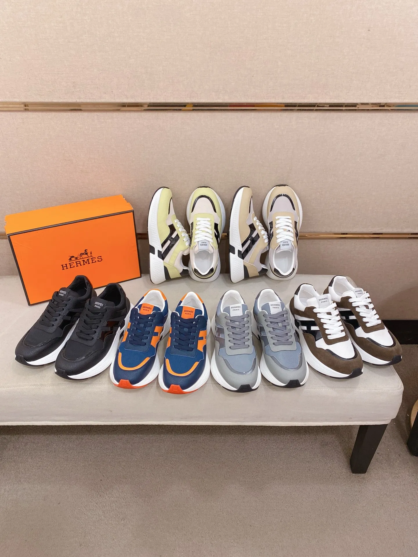 Factory price: 560💰《HERMES》【Classic Original Version】Hermès; Top 🔝 Purchasing Agency 🔍🔍Men's latest 🇺🇸 counters are on sale simultaneously, imported from Italy original ▲▲cowhide ▲▲ (high-end, nobility, class) ) Exquisite workmanship (Italian 🇮🇹 imported water-dyed 🐂 cowhide lining) sole: original sole provided by the original factory, ⚠️exclusive double-layer activity·TPR·rubber·combined molded outsole; super comfortable·wear-resistant·non-slip·environmental protection The real thing is more beautiful if you take the real thing (high quality, follow the order). You can enter and exit the counter at will * Number of yards: 38-44 (45 can be customized and cannot be returned or exchanged)